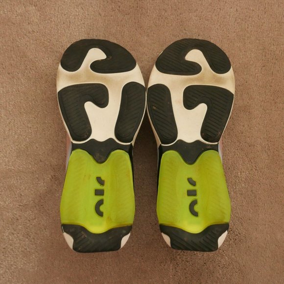 Nike Air Max Verona sneakers in plum chalk / black-ghost (Women's 6.5) - Picture 6 of 9